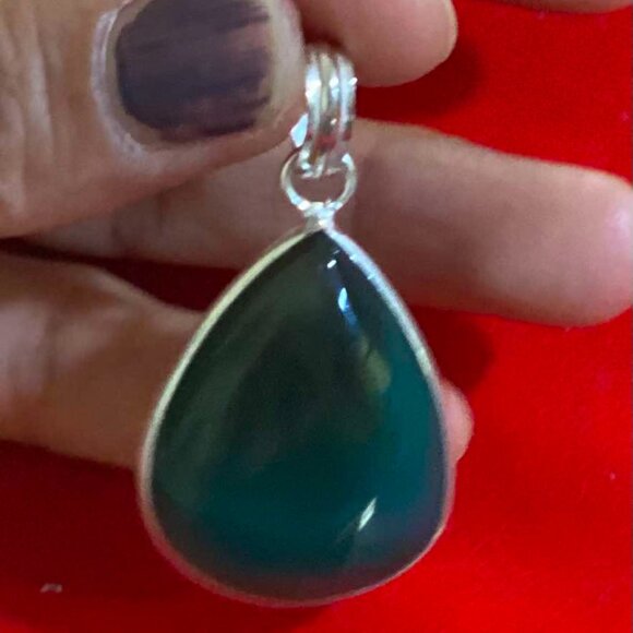 Natural Charming Green Chalcedony Abundance Gemstone Pendant - Picture 3 of 7